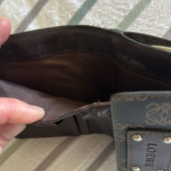 LOEWE Anagram Pattern PVC x Leather - Picture 11 of 11